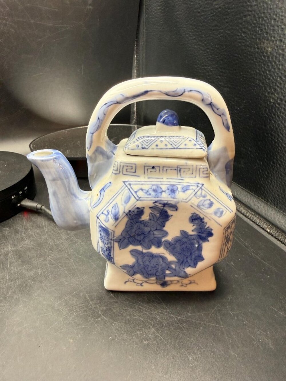Vintage Chinaiserie Teapot